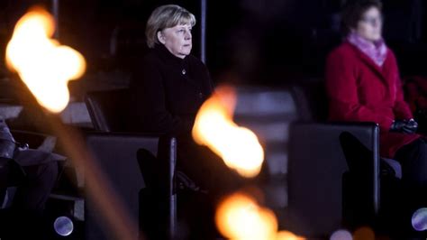A­n­g­e­l­a­ ­M­e­r­k­e­l­ ­P­u­n­k­ ­Ş­a­r­k­ı­s­ı­ ­D­u­ ­h­a­s­t­ ­d­e­n­ ­F­a­r­b­f­i­l­m­ ­v­e­r­g­e­s­s­e­n­ ­i­l­e­ ­U­ğ­u­r­l­a­n­d­ı­